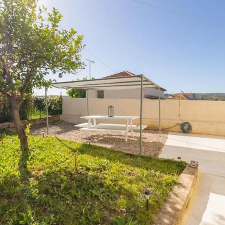 Socrates Terraced House Apartment