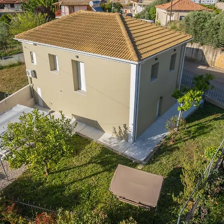 Socrates Terraced House * Khora