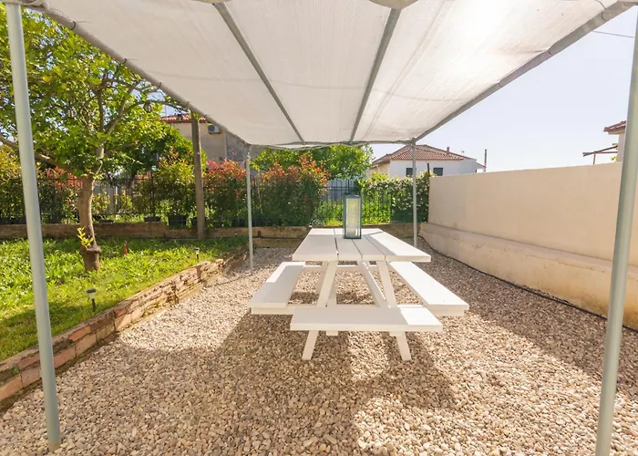 Socrates Terraced House Khora