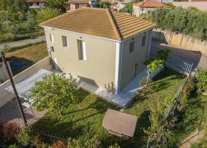 Socrates Terraced House * Khora